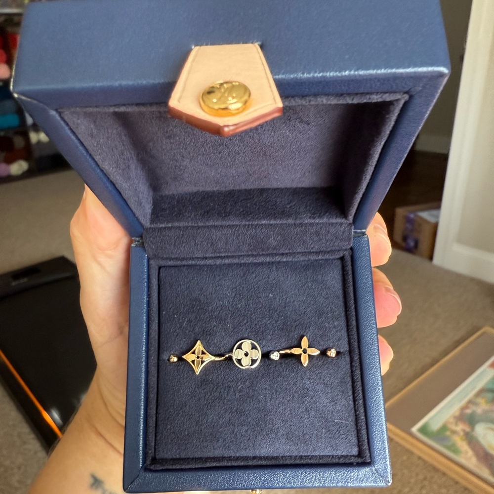 Louis Vuitton Idylle Blossom Ring, 3 Golds and Diamonds